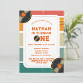 カラフルレトロビニール第1子供の誕生日グルーヴィ 招待状 (スタンド正面)