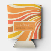 カラフルレトロ70年代ストライプウェーブバチェロレッテパーティー 缶クーラー (裏面)