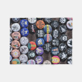 カラフルヴィンテージレトロバッジコレクション フリースブランケット (正面(横))