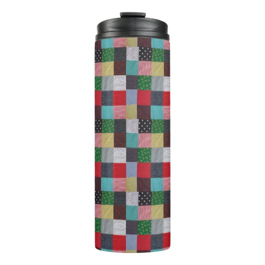 カラフルヴィンテージ生地のパッチワークの正方形 タンブラー (正面)