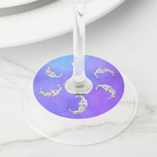 カラフル三日月のかわいらし顔抽象芸術の形状 ワイングラスタグ (クローズアップ)