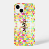 カラフル三角形レトロ幾何学パターンMonogram iPhoneケース (裏面)