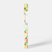 カラフル三角形レトロ幾何学パターンMonogram iPhoneケース (左側面)