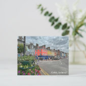 カラフル建物はアイルランドのメイン通りコブに沿って ポストカード (スタンド正面)