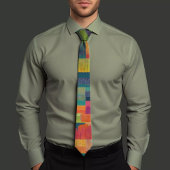 カラフル数々のパターン（の模様が）ある結び ネクタイ