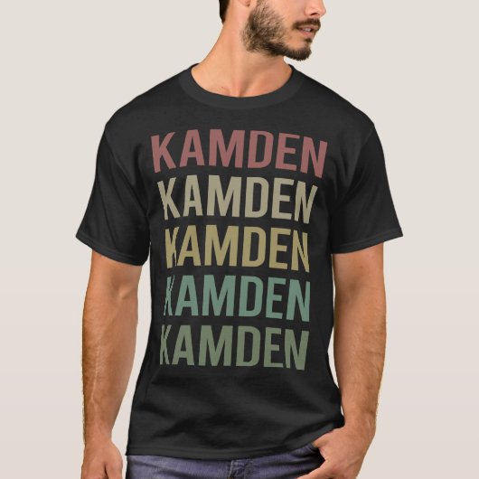 カラフル文字アート – カムデン名 Tシャツ (正面)
