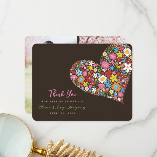 カラフル春の花お洒落結婚ハート サンキューカード (正面/裏面インサイチュ)