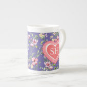 カラフル春花水彩模様モノグラム ボーンチャイナマグカップ (正面右)
