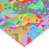 カラフル熱狂するパタモダンーンのヒッピー テーブルクロス (アングル)