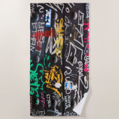 カラフル熱狂する文 ビーチタオル (正面)