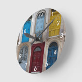 カラフル玄関のコラージュ ラウンド壁時計 (傾斜)