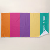 カラフル緑の黄色の紫の抽象芸術ストライプ名 ビーチタオル (正面)