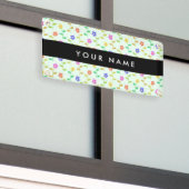 カラフル花、緑（淡色）、背景（黒） 横断幕 (ビルの外側)