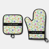 カラフル花、緑（淡色）、背景（黒） 鍋つかみ&鍋敷きセット (正面)