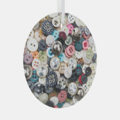 カラフル裁縫ボタン、自然なファブリックの背景 ガラスオーナメント (正面右)