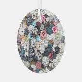 カラフル裁縫ボタン、自然なファブリックの背景 ガラスオーナメント (正面左)