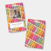 カラフル鉛筆パターンのプライマリ先生写真ID バッジ (正面＆裏面)