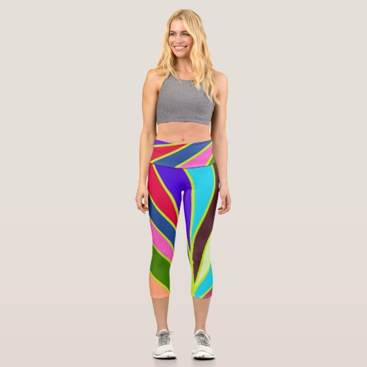 カラフル鮮やかレインボーストライプズの生地パターン カプリレギンス (正面)