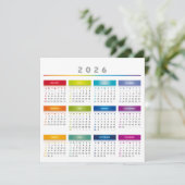 カラフル2026年カレンダー - 虹色 3列 シーズンカード (スタンド正面)