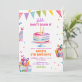 カラフル サプライズパーティー 子供の誕生日  招待状 (スタンド正面)