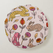 カラフルBunnies：かわいいフローラヴィンテージ。 ラウンドクッション (裏面)