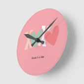 "カラフルXOXO"バレンタインデー ラウンド壁時計 (傾斜)