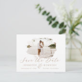 カラメルベージュロマンチックなブラシ仕上げフレーム日付を保存 ポストカード (スタンド正面)