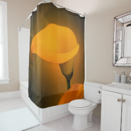 カラユリ温黄色の霧の背景 シャワーカーテン