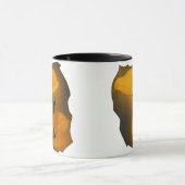 カラユリ温黄色の霧の背景 マグカップ (中央)