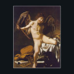 カラヴァッジョ – アモール・ビクトリア ポストカード<br><div class="desc">このバロック様式の神話的な最高傑作であるAmor Victoriousは、1602年にキャンバス上で油を使用して有名な画家Caravaggioによって作られた。その他の作品には、エントンムメント、マドンナ・ディ・ロレット、グロームスのマドンナ、ヴァージンの死などがある。この二つの絵画の歴史は、カラヴァッジョ与えの美術の一部と彼が生きた時代の披露宴を物語っている。</div>