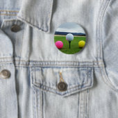 カラーゴルフボール、マウンテンティー 缶バッジ (インサイチュ)