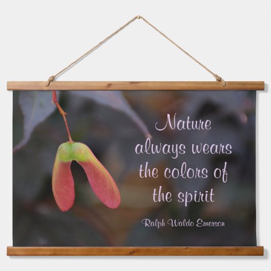 カラーズオブザスピリットエマーソン引用文写真 吊り下げ型タペストリー (正面)