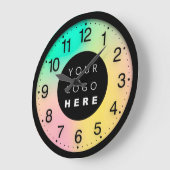 カラーセラピーホログラフィカスタムックのロゴ ラージ壁時計 (傾斜)