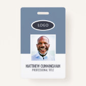 カラーブモダンロックロゴ従業員名バーコード バッジ (正面)