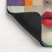 カラーブロックシュラレアリズムのポートレート マウスパッド (コーナー)