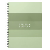 カラーブロック水平セージ緑のストライプモノグラム ノートブック (正面)