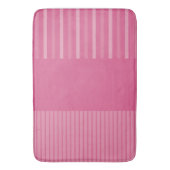 カラーポップ・アートのストライプカラー – ピンク バスマット (正面縦)