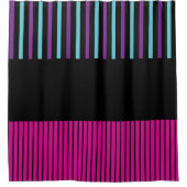 カラーポップ・アートのストライプカラー – ピンク、紫、青、黒 シャワーカーテン (正面)