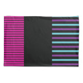カラーポップ・アートのストライプカラー – ピンク、紫、青、黒 枕カバー (裏面-左)