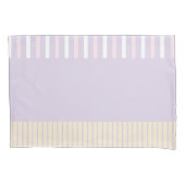 カラーポップ・アートのストライプ – パステルピンク、イエロー&パープル 枕カバー (正面左)