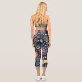 カラーポップ・アートのActivewear カプリレギンス (裏面)