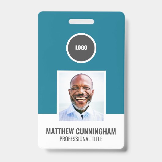 カラーモダンラウンドロゴ従業員名バーコード バッジ (正面)