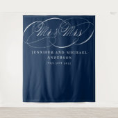 カリグラフィー ネイビー Mr & Mrs ウェディングブース 背景 タペストリー (正面)