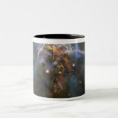 カリナ星雲の星を形成する柱 ツートーンマグカップ (中央)