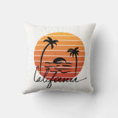 カリフォルニアとレトロなヴィンテージの夕日 クッション (裏面)