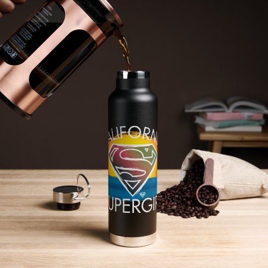 カリフォルニアのスーパーガールサンセットグラフィック ウォーターボトル (コーヒー)