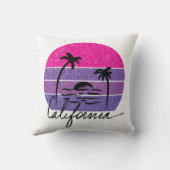 カリフォルニアのピンクと紫のサンセットレトロヴィンテージ クッション (裏面)