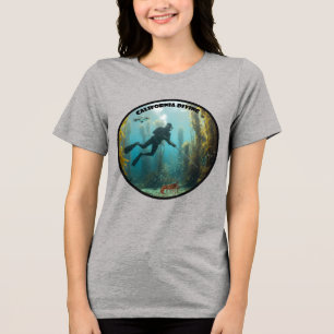 カリフォルニアのフリーダイビングダイバー ケルプと魚 URM トライブレンドTシャツ
