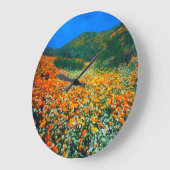 カリフォルニアのポピーとポップコーンの野生の花 ラージ壁時計 (傾斜)
