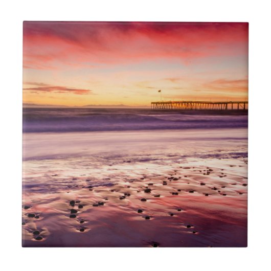 カリフォルニアの夕焼けの海岸風景と桟橋 タイル (正面)